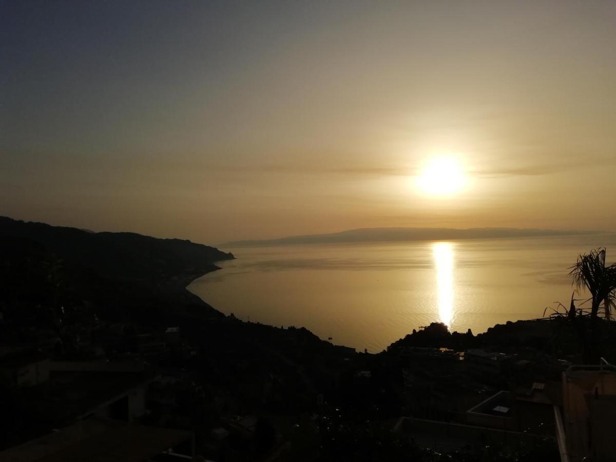 Appartement U Castiddanu Breathtaking View à Taormine Extérieur photo